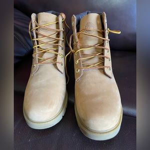 Timberland woman’s size 9.5